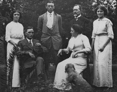 August Hammar family about 1912
from left: Elin, Augustus (Gus), Holger, Elizabeth, August, Elsie
